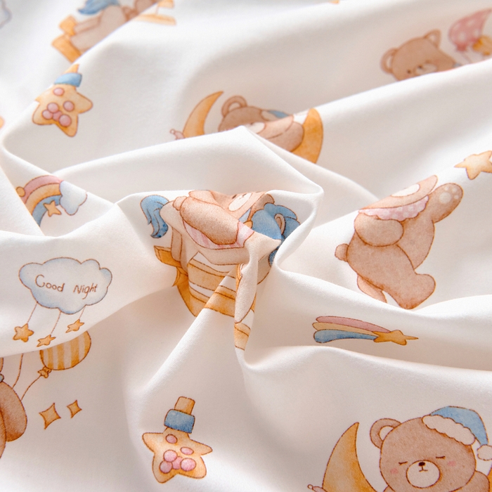 91家纺网 家纺一手货源 找家纺 梵赫 2025新款纯棉A类50*50数码卡通小版婴童套件幼儿园三件套 小熊小熊呀