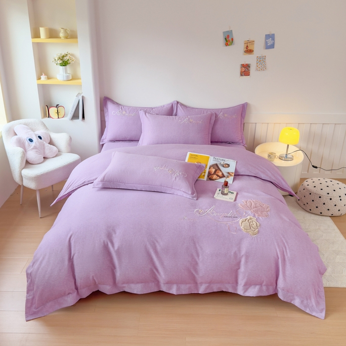 91家纺网 家纺一手货源 找家纺 江南春家纺 [雅—轻绒]2025全棉高支高密立体刺绣生态磨毛加绒四件套 玫瑰物语-极光紫