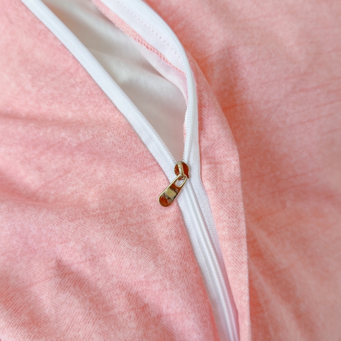 91家纺网 家纺一手货源 找家纺 江南春家纺 [雅—轻绒]2025全棉高支高密立体刺绣生态磨毛加绒四件套 玫瑰物语-绮丽粉