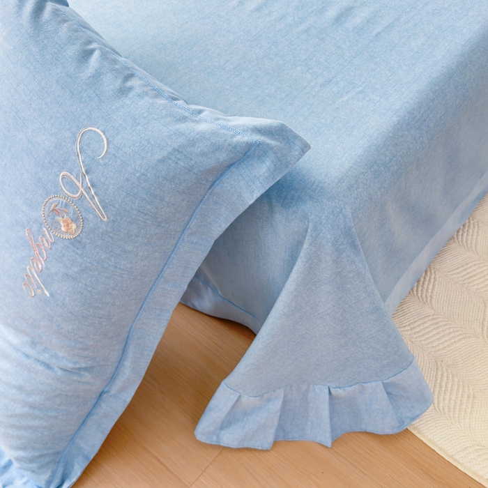 91家纺网 家纺一手货源 找家纺 江南春家纺 [雅—轻绒]2025全棉高支高密立体刺绣生态磨毛加绒四件套 玫瑰物语-水光蓝