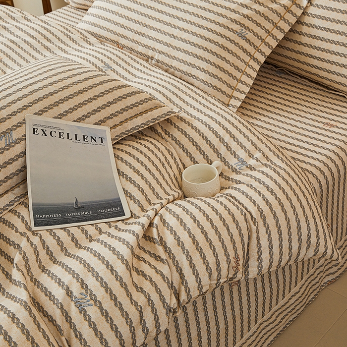 91家纺网 家纺一手货源 找家纺 名优家纺 2025新款全棉纯棉磨毛数码印花四件套 古里-咖