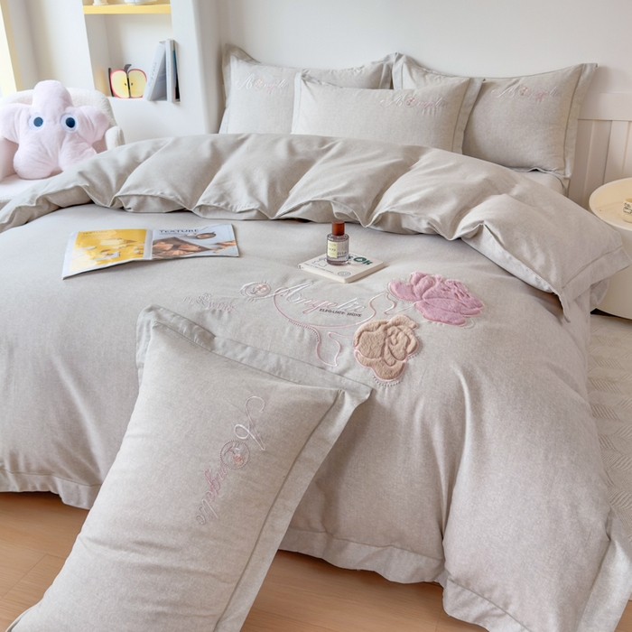 江南春家纺 [雅—轻绒]2025全棉高支高密立体刺绣生态磨毛加绒四件套 玫瑰物语-炭烧咖