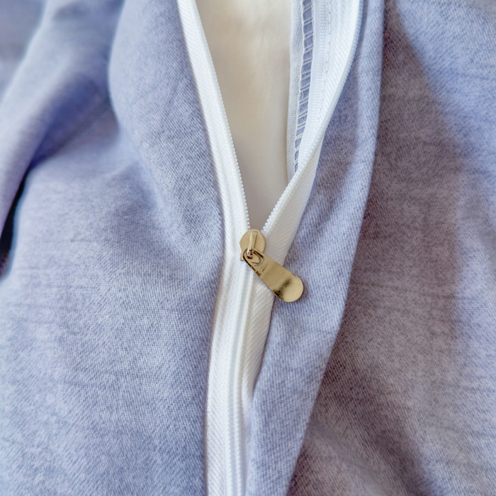 91家纺网 家纺一手货源 找家纺 江南春家纺 [雅—轻绒]2025全棉高支高密立体刺绣生态磨毛加绒四件套 玫瑰物语-雾蓝灰