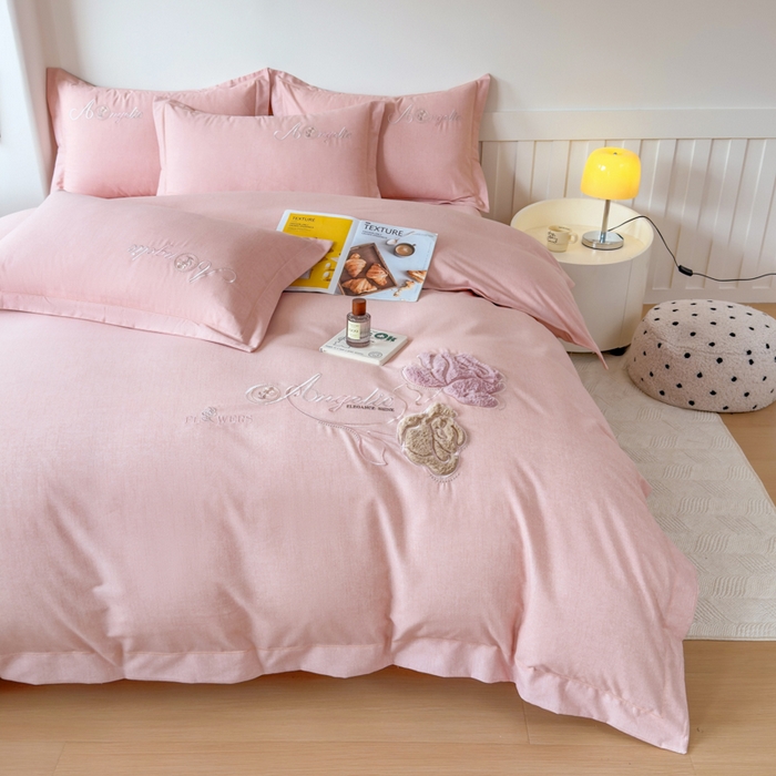 91家纺网 家纺一手货源 找家纺 江南春家纺 [雅—轻绒]2025全棉高支高密立体刺绣生态磨毛加绒四件套 玫瑰物语-珍珠砂