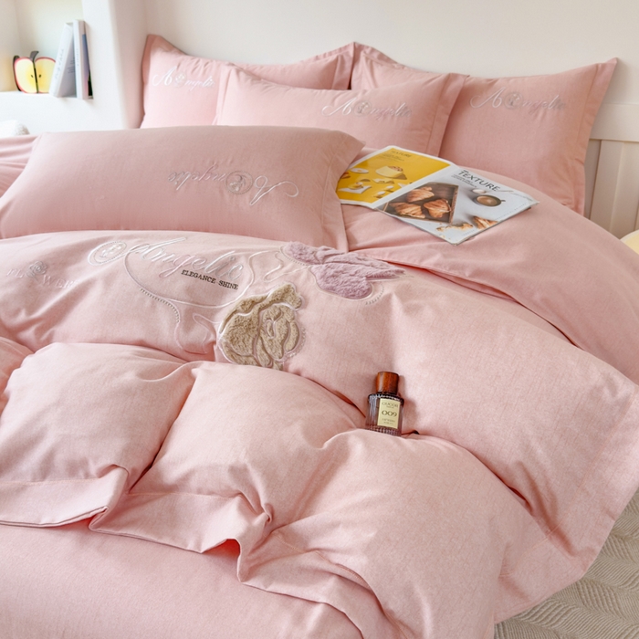 91家纺网 家纺一手货源 找家纺 江南春家纺 [雅—轻绒]2025全棉高支高密立体刺绣生态磨毛加绒四件套 玫瑰物语-珍珠砂