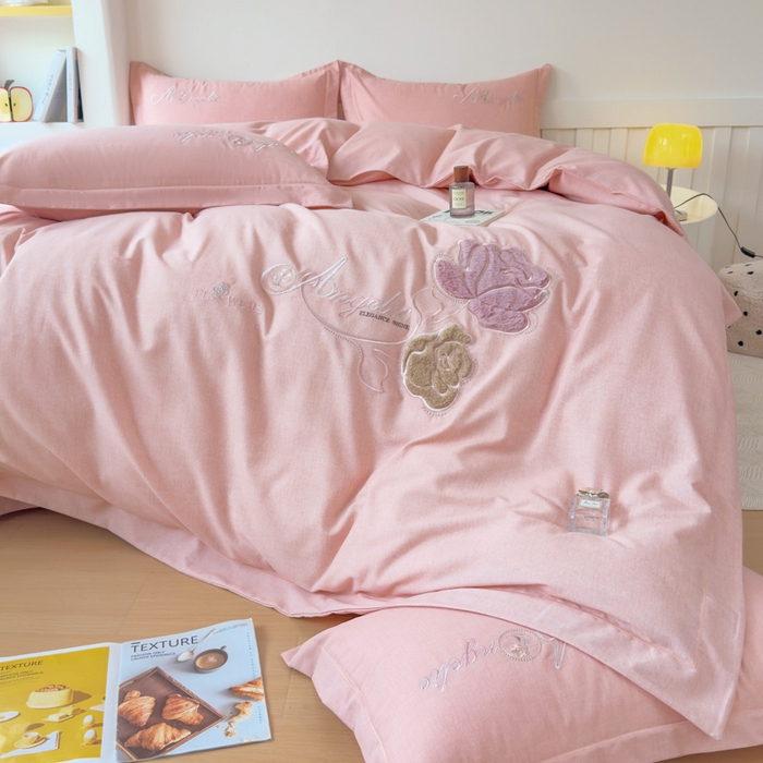 91家纺网 家纺一手货源 找家纺 江南春家纺 [雅—轻绒]2025全棉高支高密立体刺绣生态磨毛加绒四件套 玫瑰物语-珍珠砂