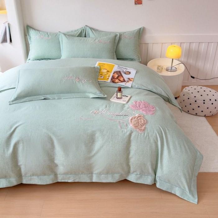 91家纺网 家纺一手货源 找家纺 江南春家纺 [雅—轻绒]2025全棉高支高密立体刺绣生态磨毛加绒四件套 玫瑰物语-竹青绿