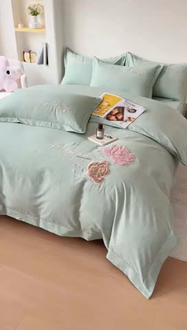 91家纺网 家纺一手货源 找家纺 江南春家纺 [雅—轻绒]2025全棉高支高密立体刺绣生态磨毛加绒四件套 玫瑰物语-竹青绿