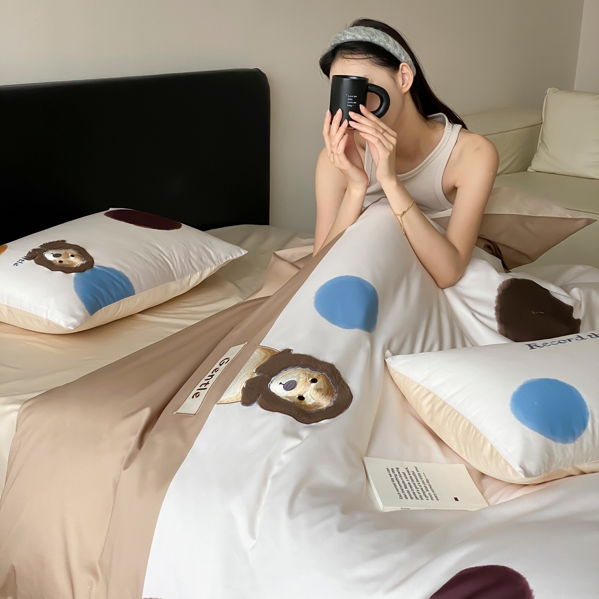 91家纺网 家纺一手货源 找家纺 （总）初拾 2025新款100s全棉治愈系卡通四件套-波点小柴（会员减20）