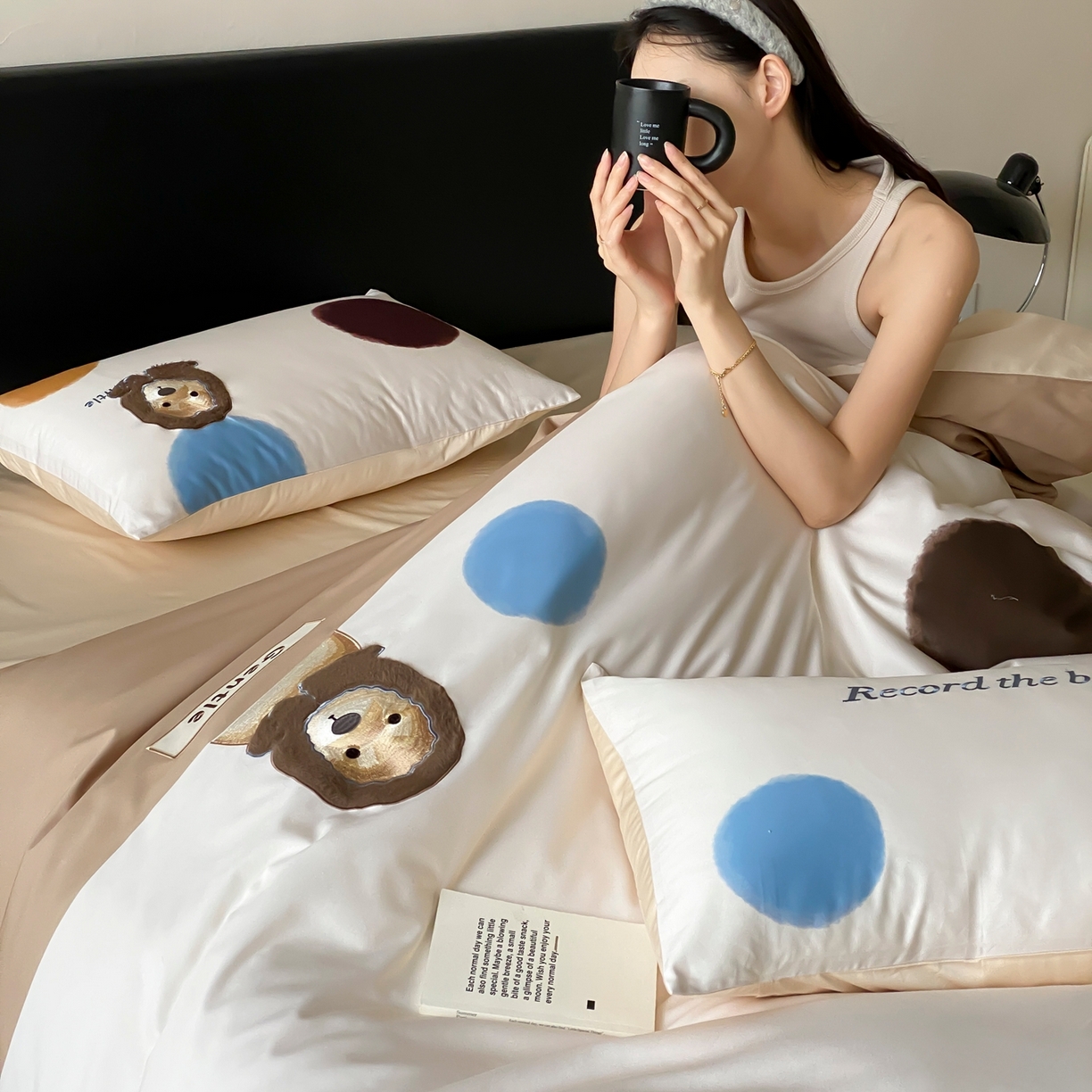 91家纺网 家纺一手货源 找家纺 （总）初拾 2025新款100s全棉治愈系卡通四件套-波点小柴（会员减20）