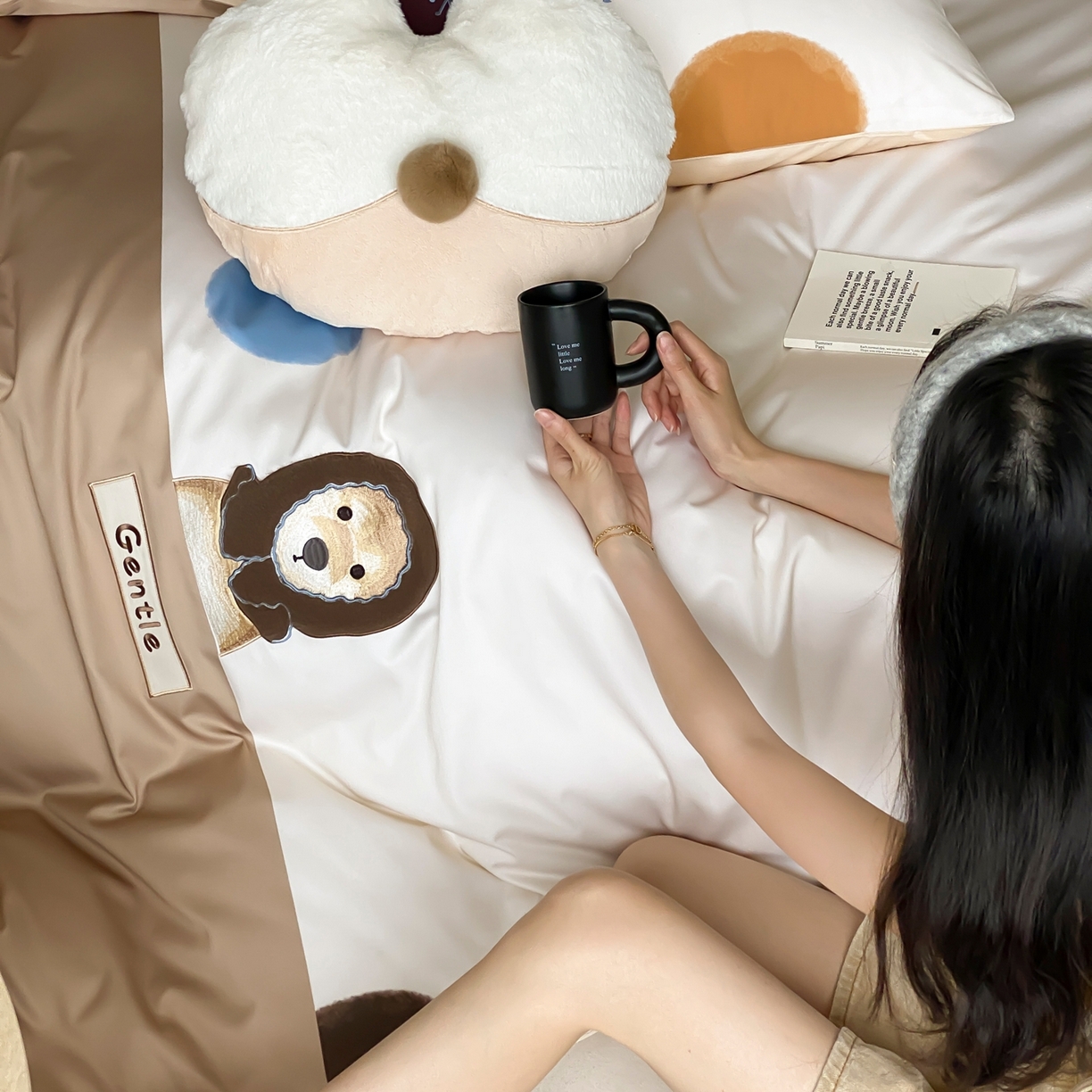 91家纺网 家纺一手货源 找家纺 （总）初拾 2025新款100s全棉治愈系卡通四件套-波点小柴（会员减20）