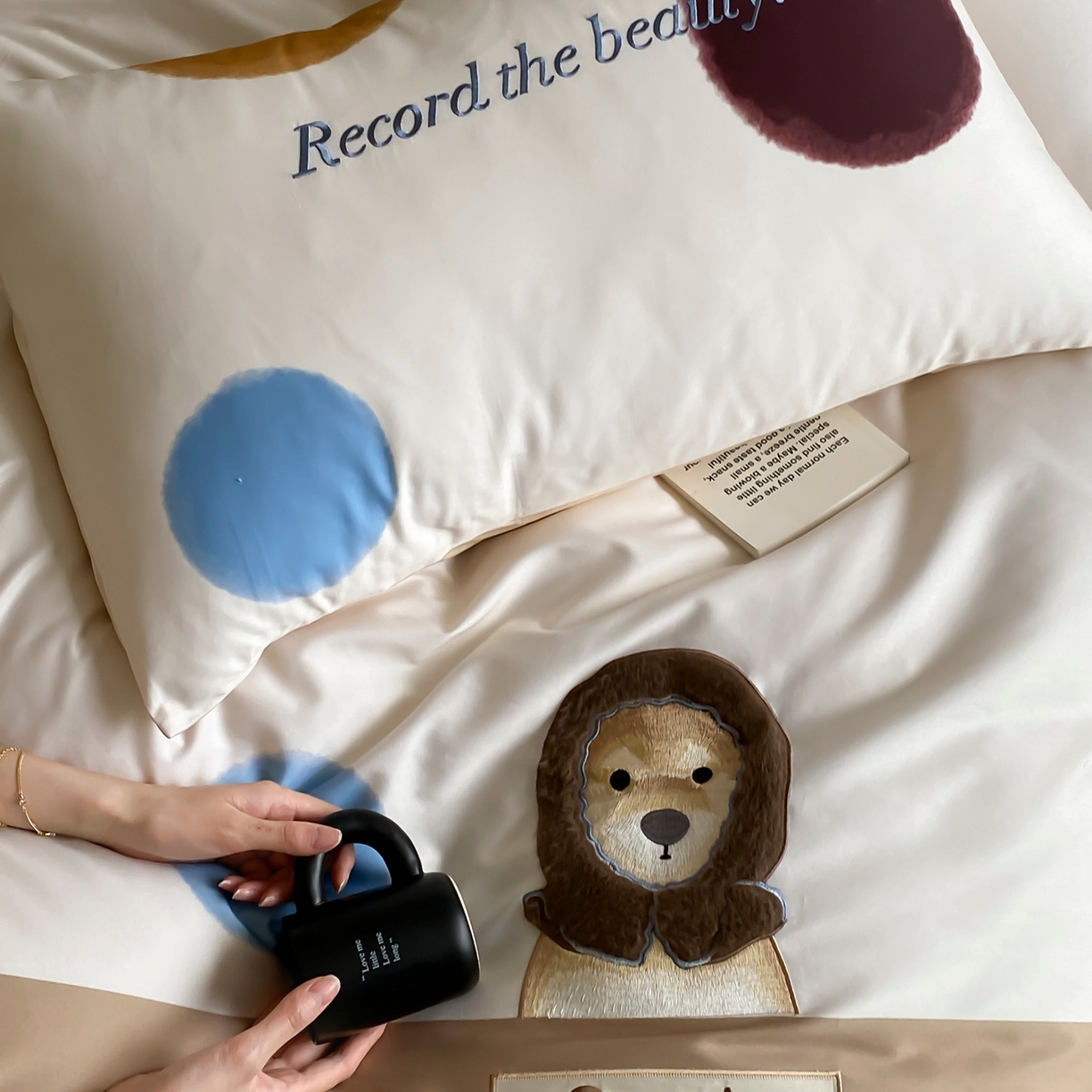 91家纺网 家纺一手货源 找家纺 （总）初拾 2025新款100s全棉治愈系卡通四件套-波点小柴（会员减20）