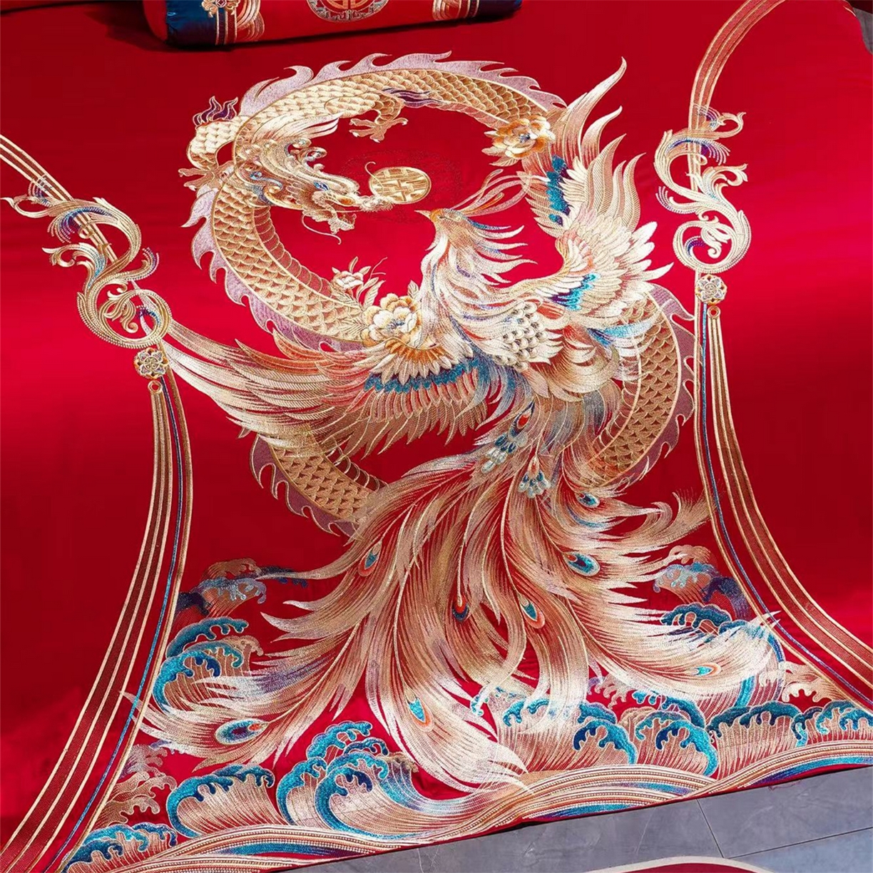 91家纺网 家纺一手货源 找家纺 美娘阁 2025新款长绒棉全棉贡缎提花款新中式古典韵味精美刺绣婚庆四件套-系列三国色天姿