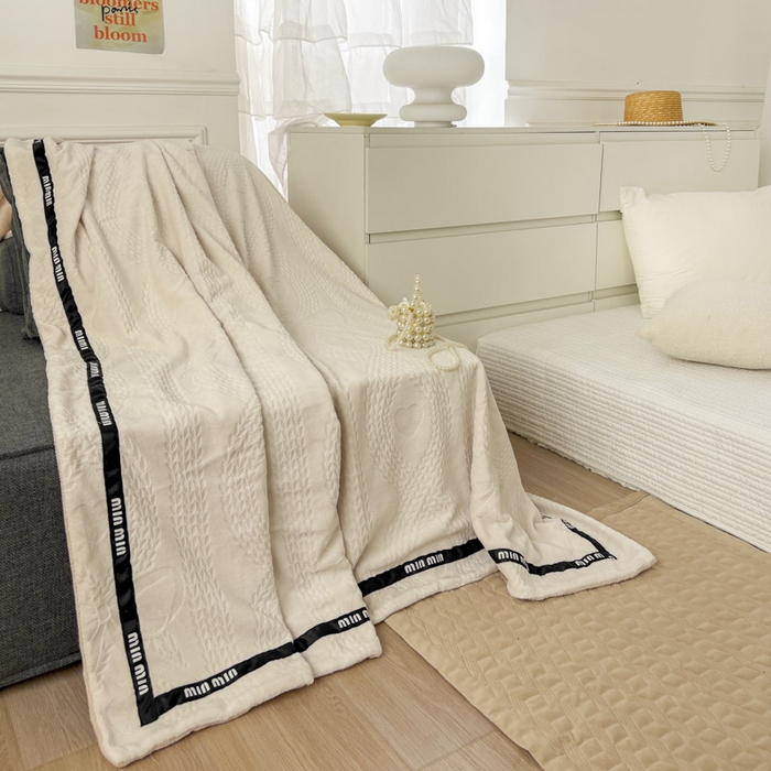 91家纺网 家纺一手货源 找家纺 （总）潮邦创意家居 2025雕花牛奶绒压线毛毯-柔缦雕花