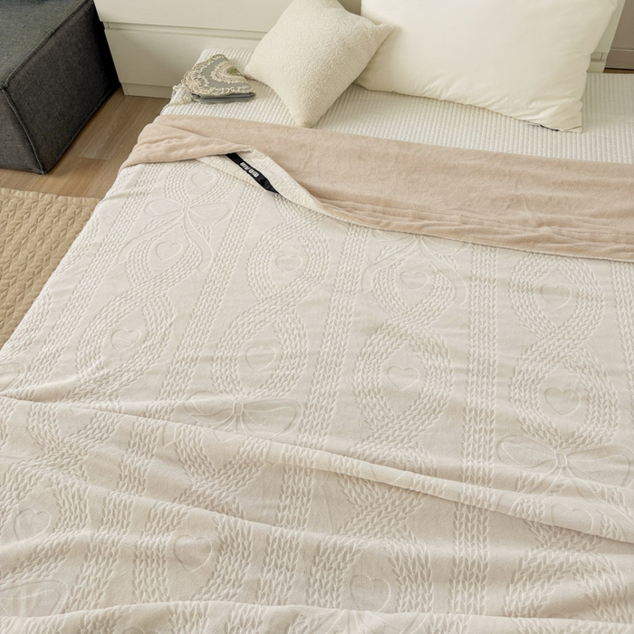 91家纺网 家纺一手货源 找家纺 （总）潮邦创意家居 2025雕花牛奶绒压线毛毯-柔缦雕花