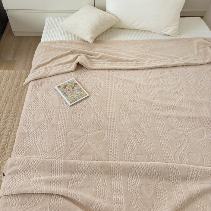 91家纺网 家纺一手货源 找家纺 潮邦创意家居 2025雕花牛奶绒压线毛毯-柔缦雕花 柔缦雕花-玉色