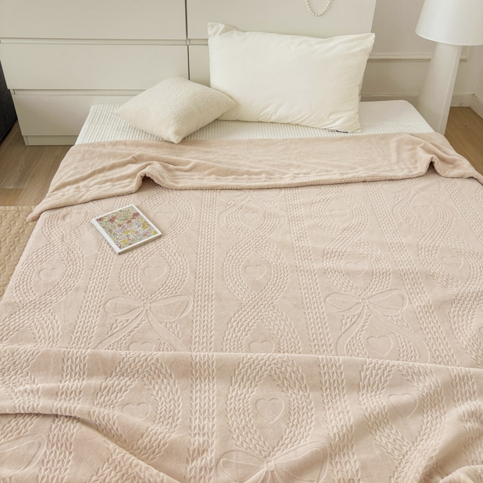 91家纺网 家纺一手货源 找家纺 潮邦创意家居 2025雕花牛奶绒压线毛毯-柔缦雕花 柔缦雕花-玉色