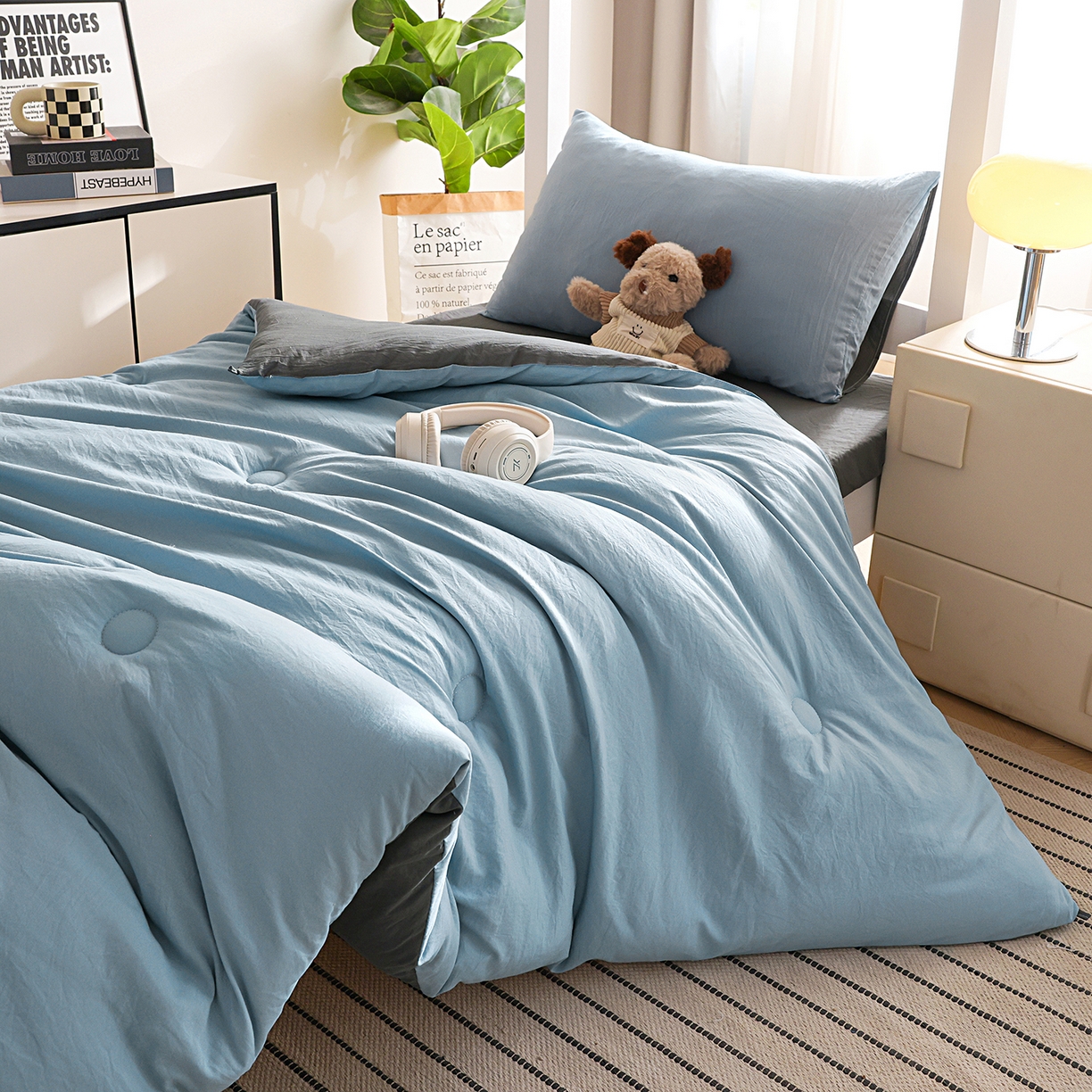 91家纺网 家纺一手货源 找家纺 益多眠 2026新款双拼云朵被被子被芯 双拼系列-天蓝+深灰