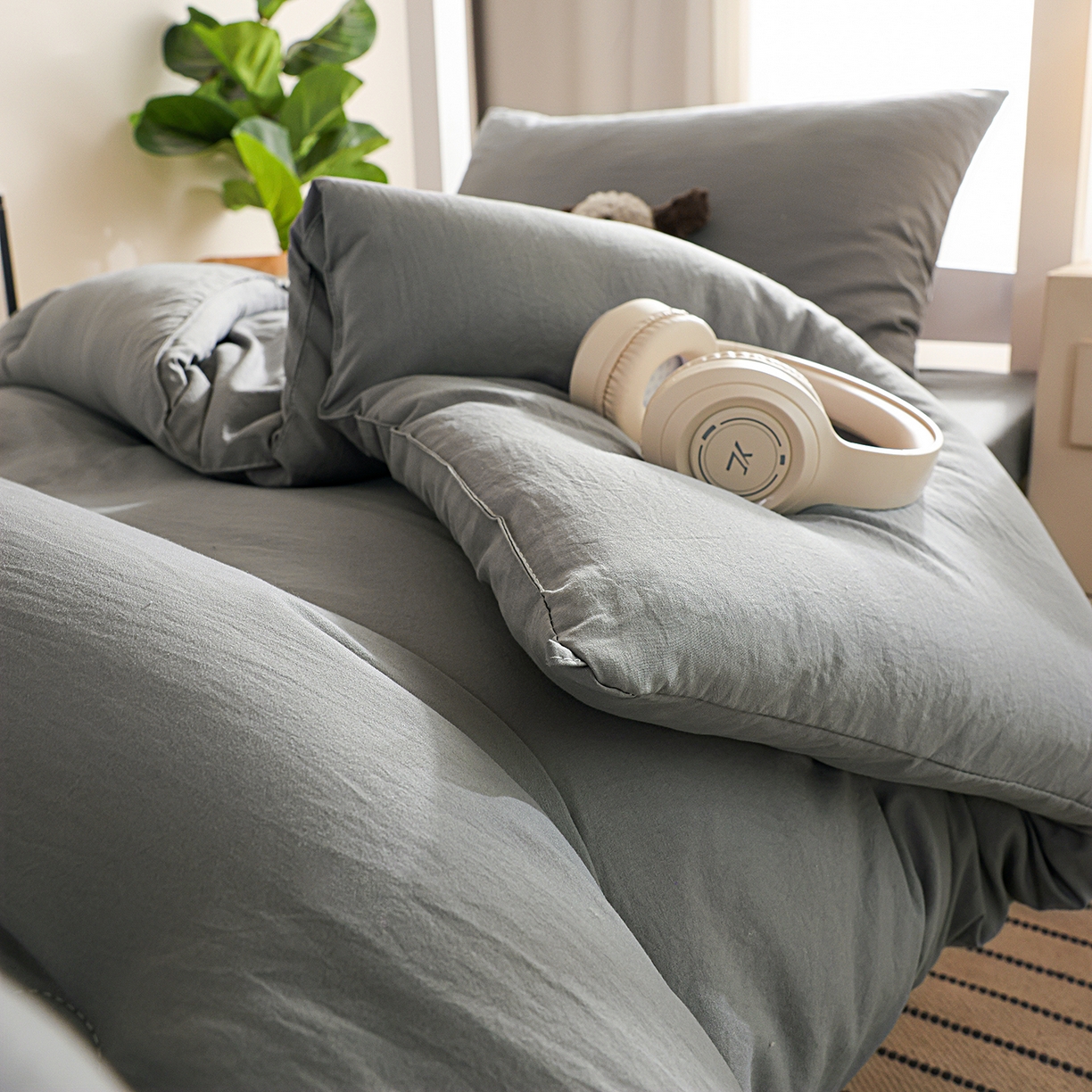 91家纺网 家纺一手货源 找家纺 益多眠 2026新款双拼云朵被被子被芯 双拼系列-烟灰