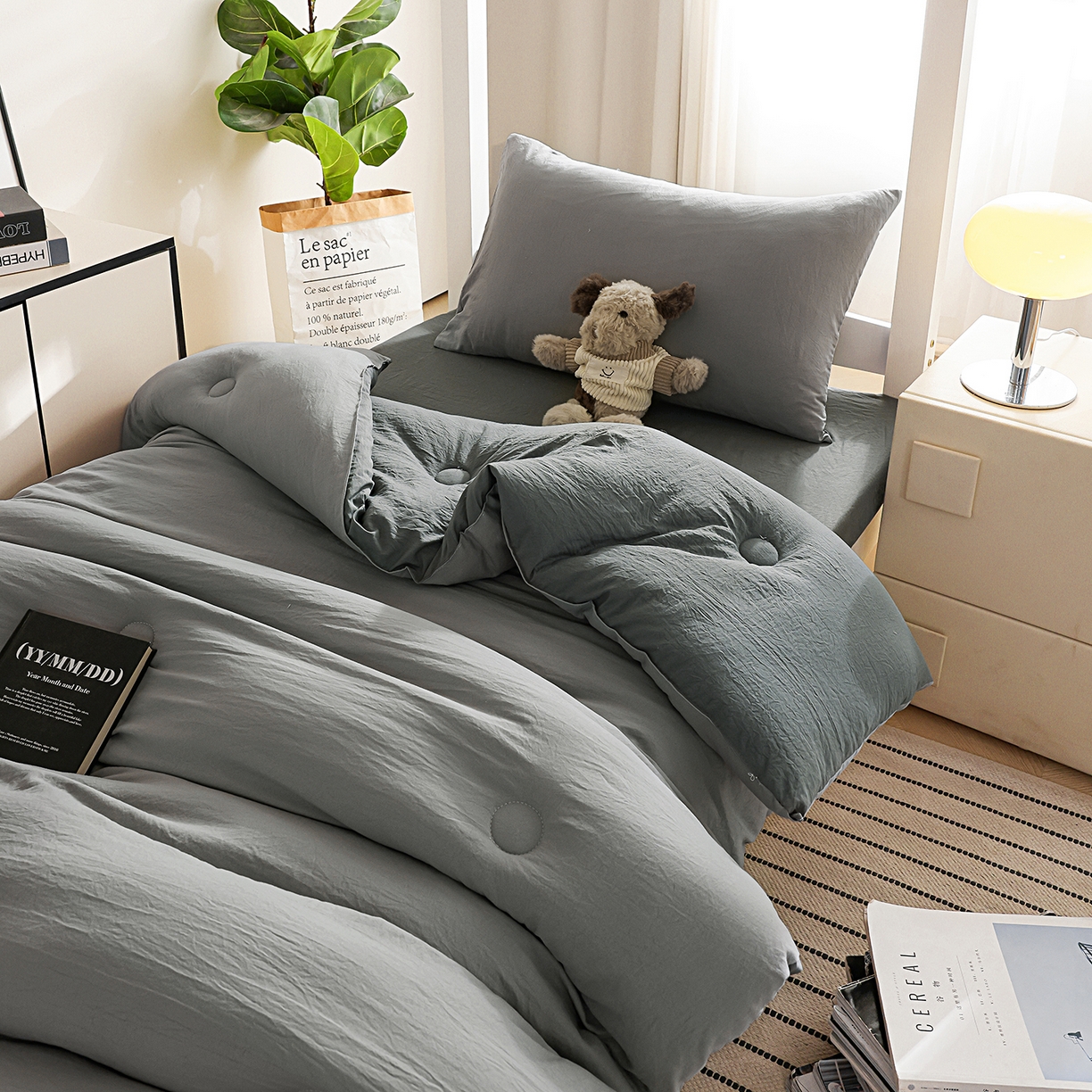 91家纺网 家纺一手货源 找家纺 益多眠 2026新款双拼云朵被被子被芯 双拼系列-烟灰+深灰