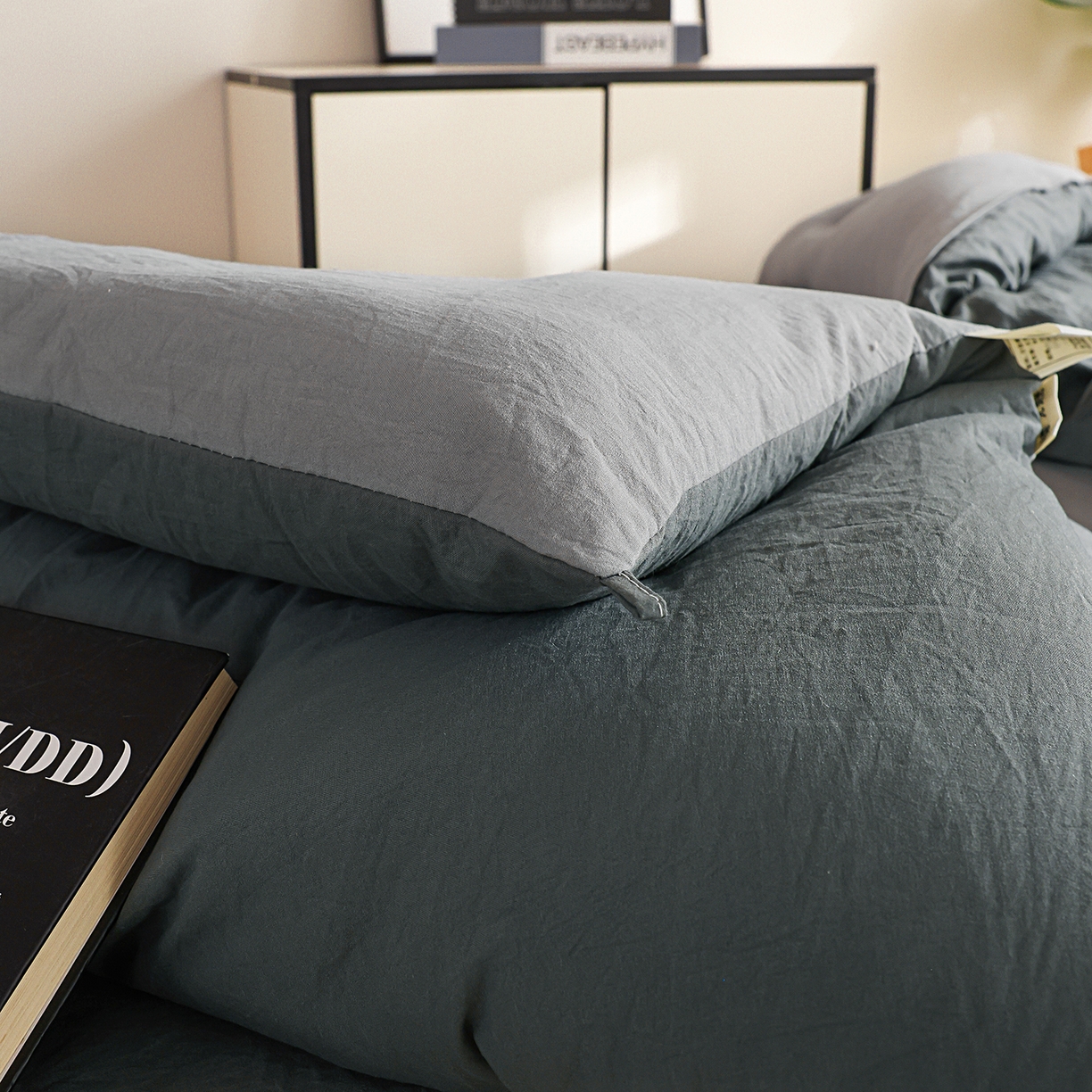 91家纺网 家纺一手货源 找家纺 益多眠 2026新款双拼云朵被被子被芯 双拼系列-烟灰+深灰