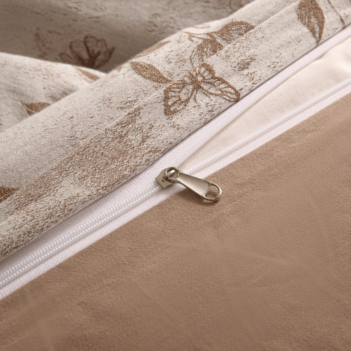 91家纺网 家纺一手货源 找家纺 ab家纺 2025新款全棉提花磨毛四件套-花雨漫漫 花雨漫漫-咖