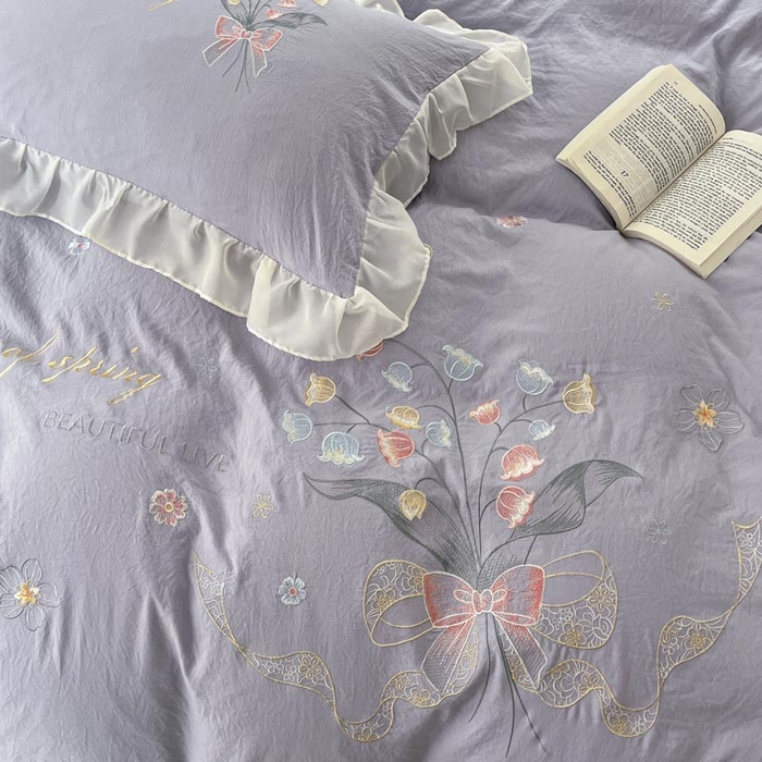 91家纺网 家纺一手货源 找家纺 ab家纺 2025新款水洗棉绣花四件套-铃兰语 铃兰语 浅紫灰