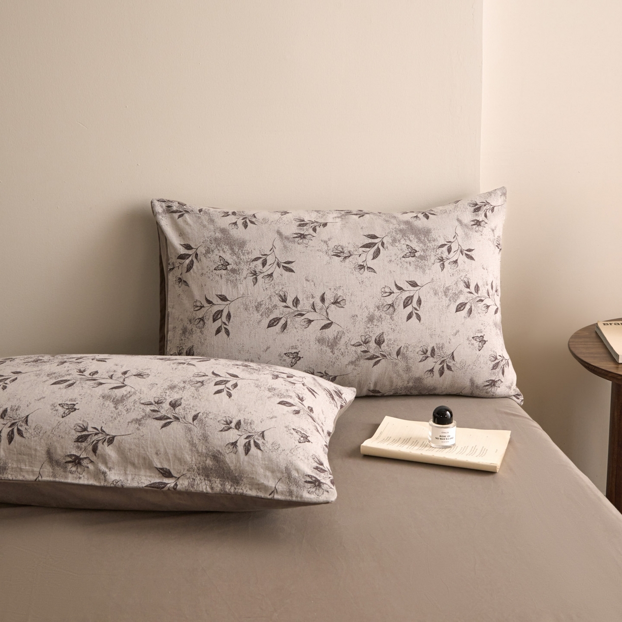 91家纺网 家纺一手货源 找家纺 ab家纺 2025新款全棉提花磨毛四件套-花雨漫漫 花雨漫漫-紫