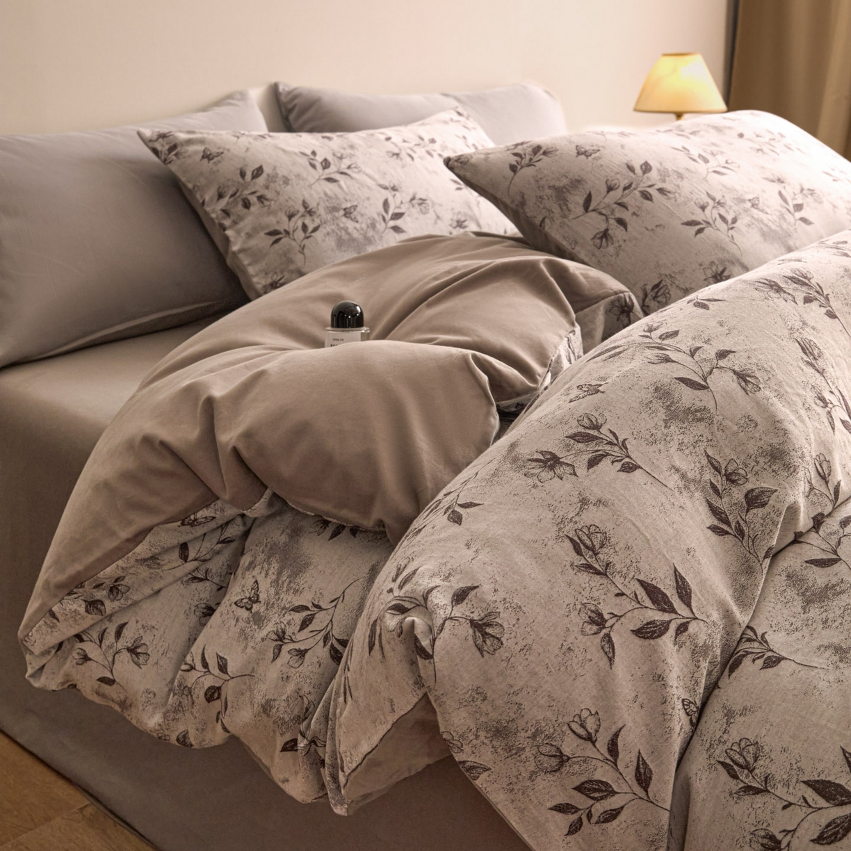 91家纺网 家纺一手货源 找家纺 ab家纺 2025新款全棉提花磨毛四件套-花雨漫漫 花雨漫漫-紫