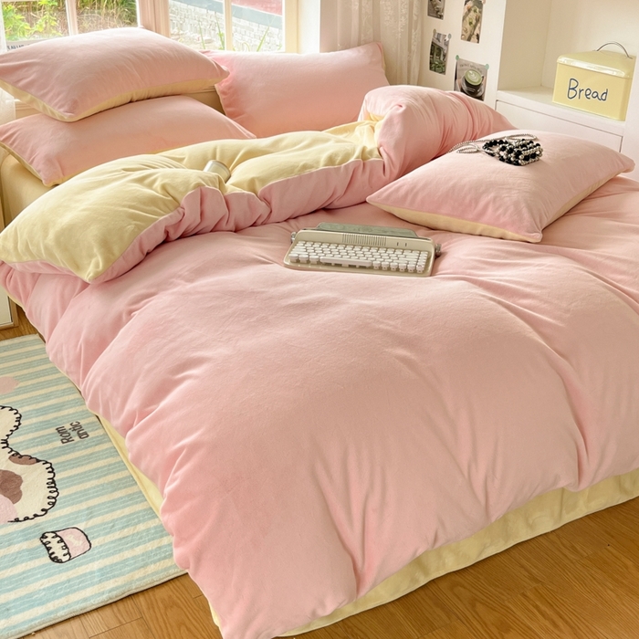 91家纺网 家纺一手货源 找家纺 857家居 2024新款A类牛奶绒纯色双拼四件套 糖果色