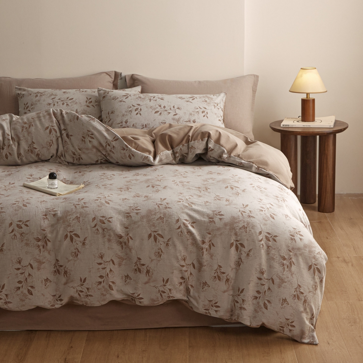 91家纺网 家纺一手货源 找家纺 ab家纺 2025新款全棉提花磨毛四件套-花雨漫漫 花雨漫漫-咖