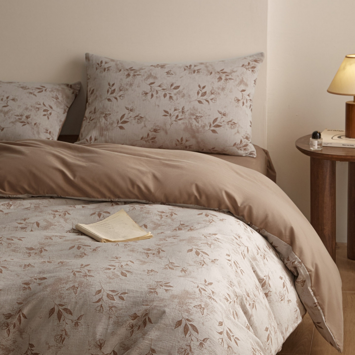 91家纺网 家纺一手货源 找家纺 ab家纺 2025新款全棉提花磨毛四件套-花雨漫漫 花雨漫漫-咖