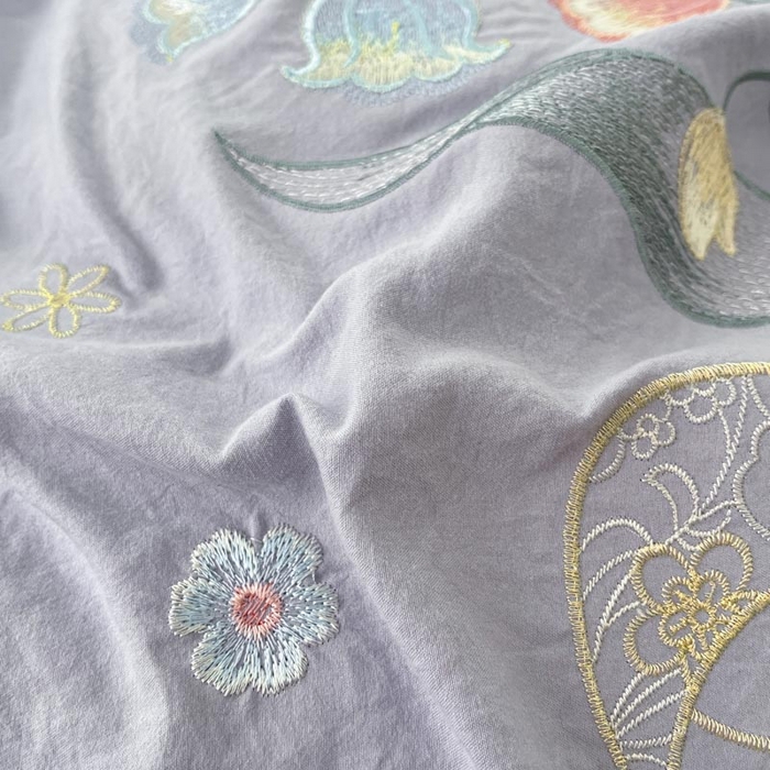 91家纺网 家纺一手货源 找家纺 ab家纺 2025新款水洗棉绣花四件套-铃兰语 铃兰语 浅紫灰