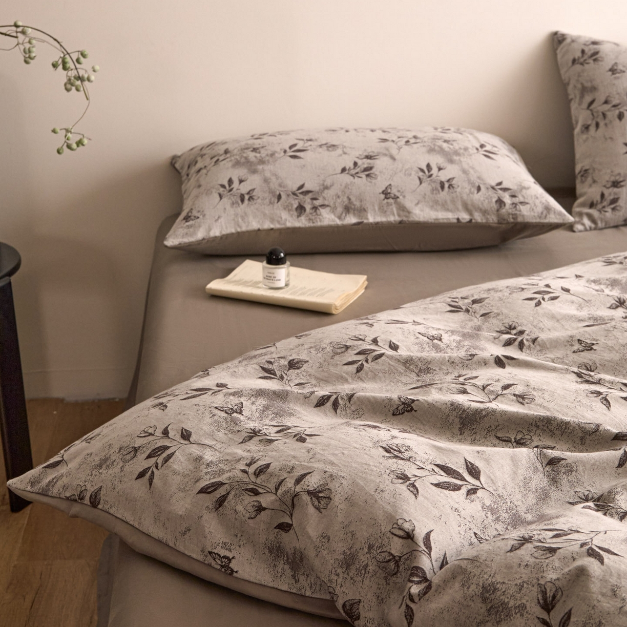 91家纺网 家纺一手货源 找家纺 ab家纺 2025新款全棉提花磨毛四件套-花雨漫漫 花雨漫漫-紫