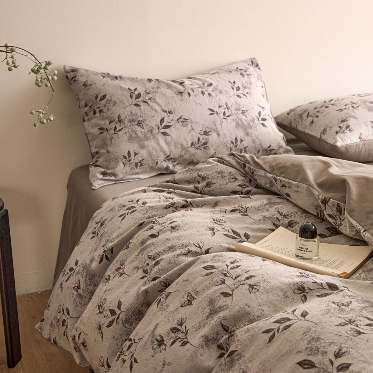 91家纺网 家纺一手货源 找家纺 ab家纺 2025新款全棉提花磨毛四件套-花雨漫漫 花雨漫漫-紫