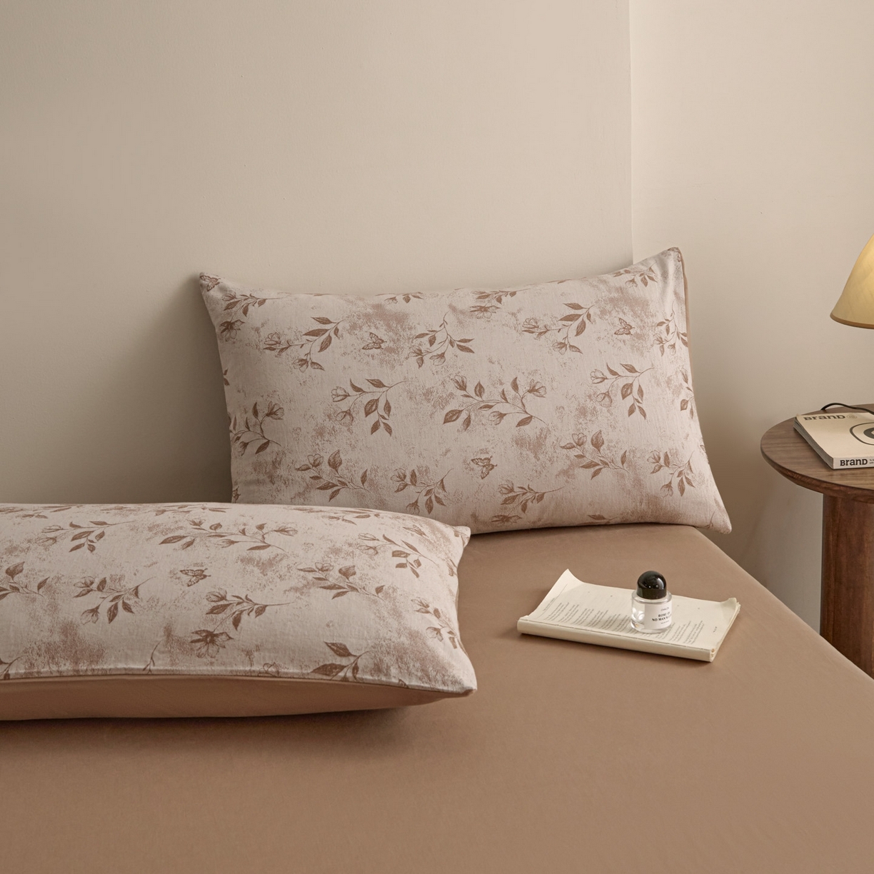 91家纺网 家纺一手货源 找家纺 ab家纺 2025新款全棉提花磨毛四件套-花雨漫漫 花雨漫漫-咖