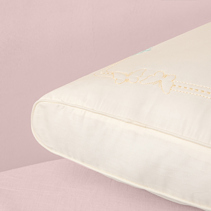 91家纺网 家纺一手货源 找家纺 （总）鼎晟纺 2025新款护颈巴马蚕丝护颈枕儿童学生枕头成人枕芯单枕芯