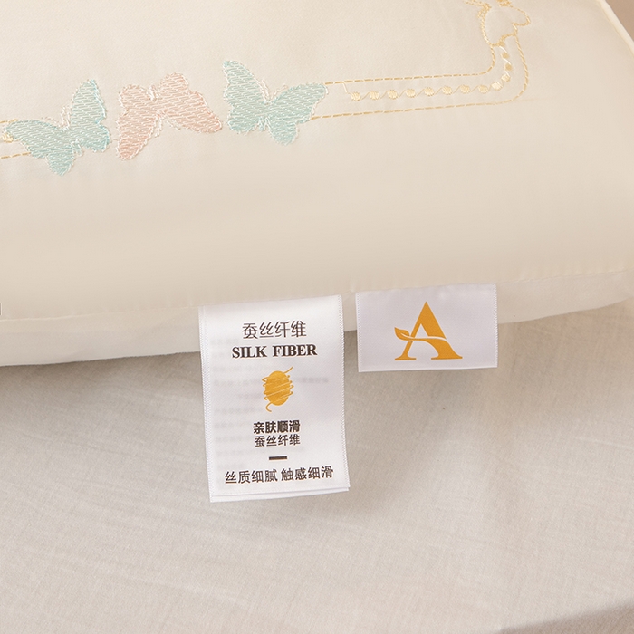 91家纺网 家纺一手货源 找家纺 （总）鼎晟纺 2025新款护颈巴马蚕丝护颈枕儿童学生枕头成人枕芯单枕芯