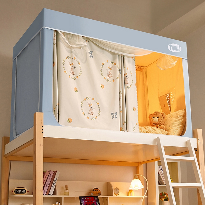 91家纺网 家纺一手货源 找家纺 青竹苑 2025新款覆膜遮光印花学生坐床蚊帐 草莓兔兔