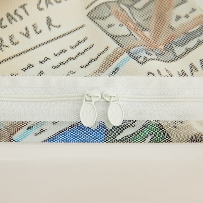 91家纺网 家纺一手货源 找家纺 青竹苑 2025新款覆膜遮光印花学生坐床蚊帐 看书狗狗