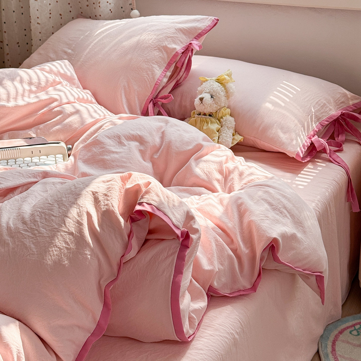 91家纺网 家纺一手货源 找家纺 尤米 2025新款水洗棉撞色绑带款四件套 绑带款-蜜桃粉