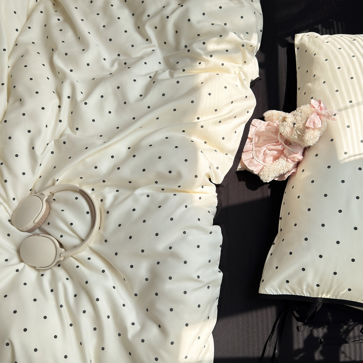 91家纺网 家纺一手货源 找家纺 （总）尤米 2025新款水洗棉撞色绑带款四件套