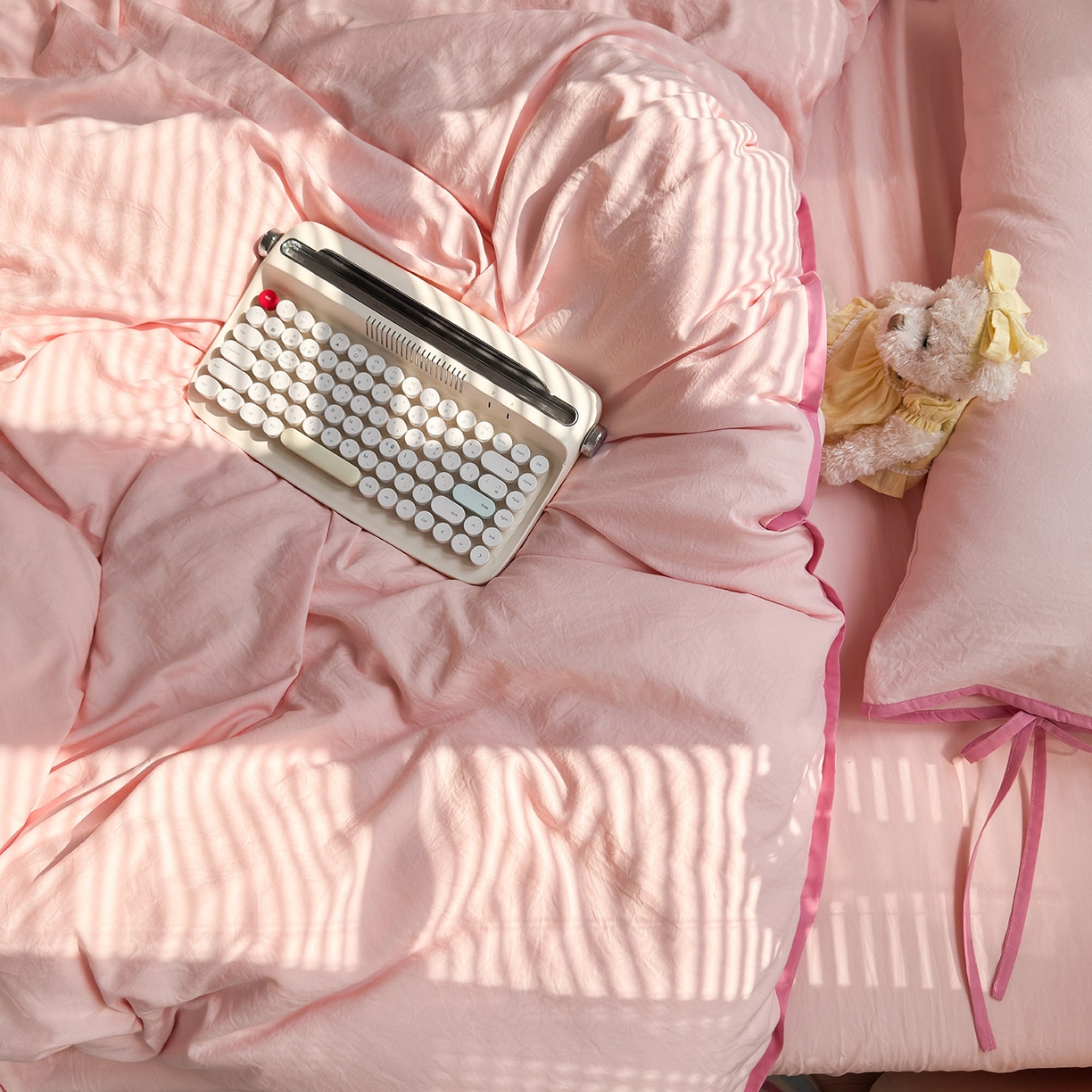 91家纺网 家纺一手货源 找家纺 尤米 2025新款水洗棉撞色绑带款四件套 绑带款-蜜桃粉