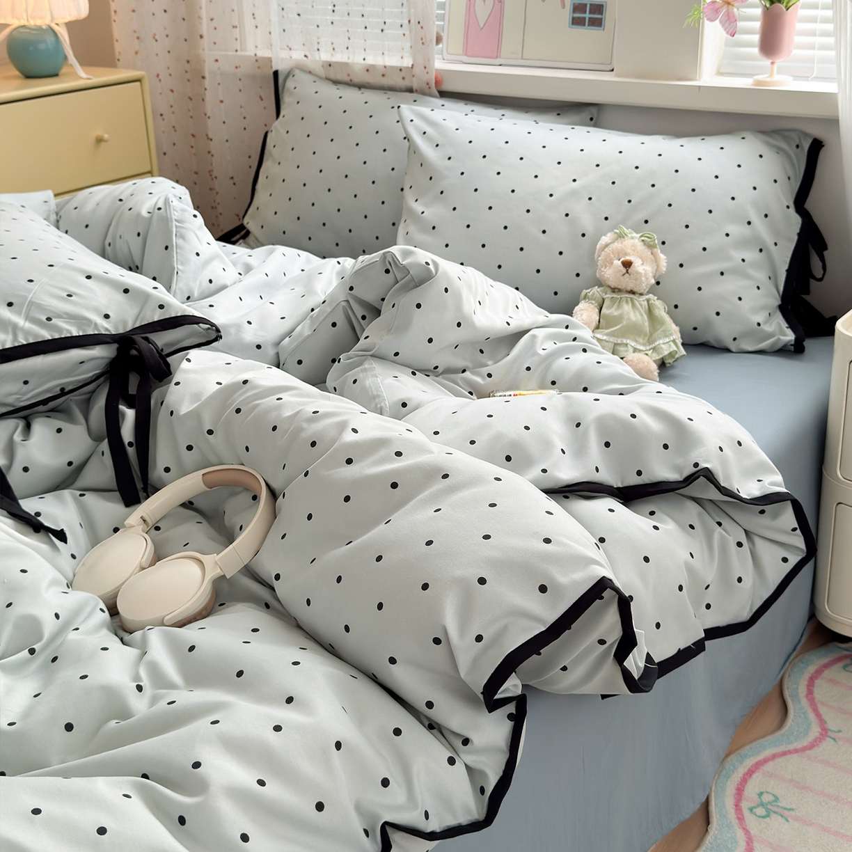 91家纺网 家纺一手货源 找家纺 尤米 2025新款水洗棉撞色绑带款四件套 绑带款-蓝波点