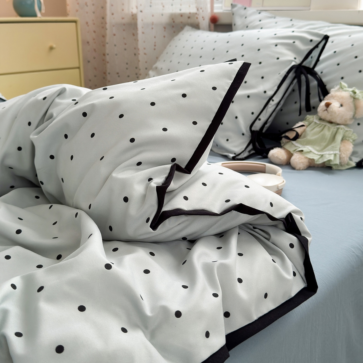 91家纺网 家纺一手货源 找家纺 尤米 2025新款水洗棉撞色绑带款四件套 绑带款-蓝波点