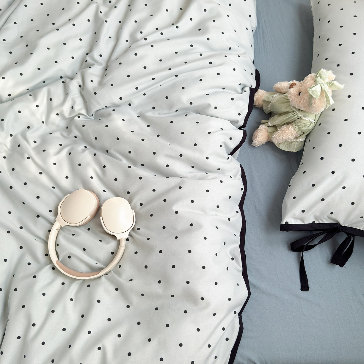 91家纺网 家纺一手货源 找家纺 尤米 2025新款水洗棉撞色绑带款四件套 绑带款-蓝波点