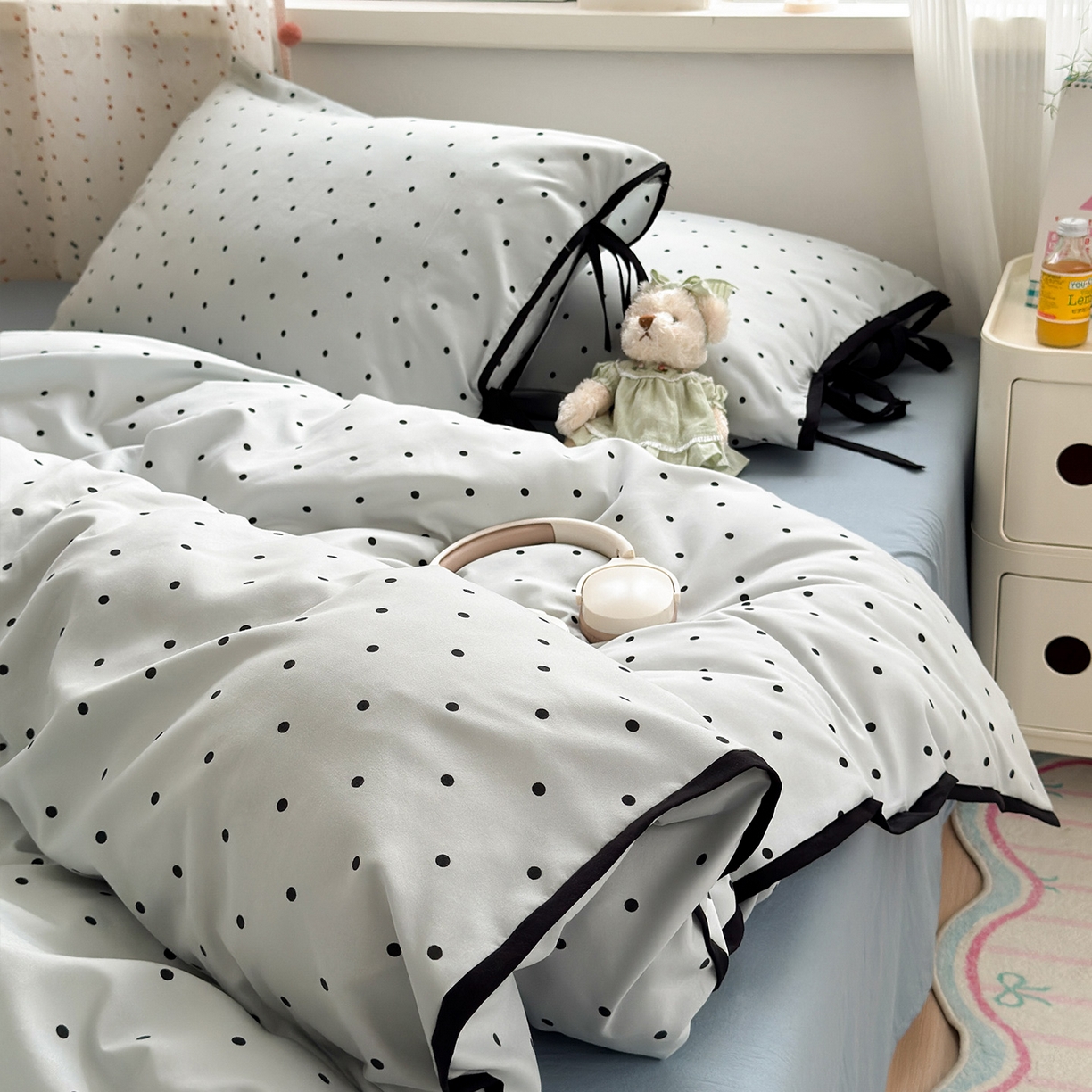 91家纺网 家纺一手货源 找家纺 尤米 2025新款水洗棉撞色绑带款四件套 绑带款-蓝波点