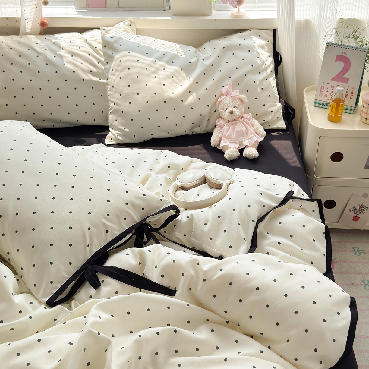 91家纺网 家纺一手货源 找家纺 尤米 2025新款水洗棉撞色绑带款四件套 绑带款-白波点