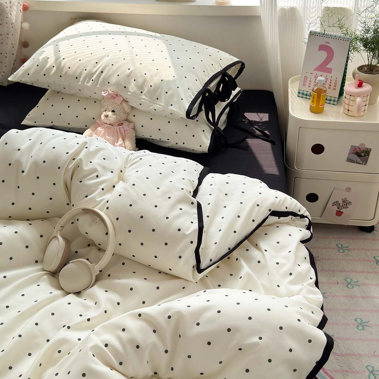 91家纺网 家纺一手货源 找家纺 尤米 2025新款水洗棉撞色绑带款四件套 绑带款-白波点