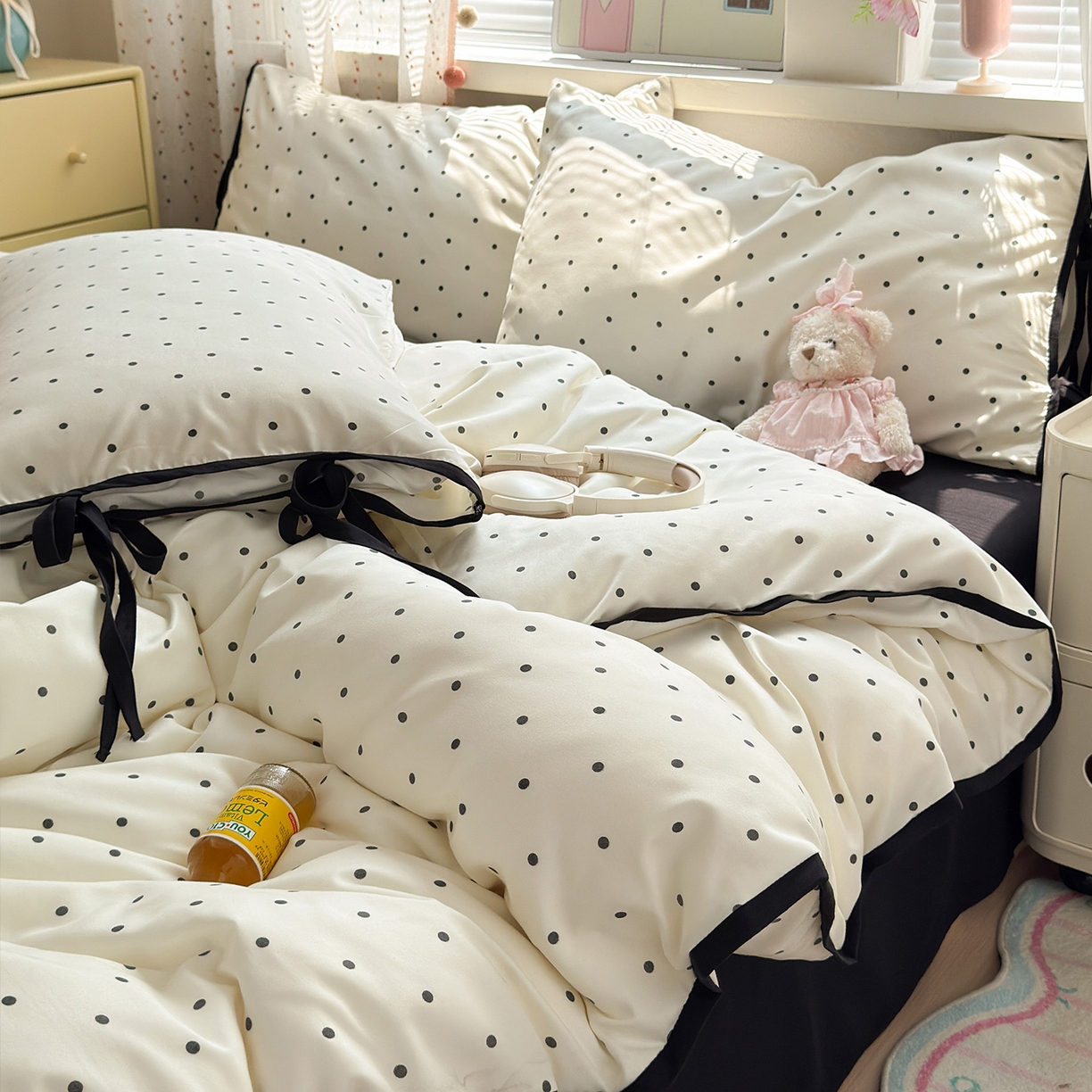 91家纺网 家纺一手货源 找家纺 尤米 2025新款水洗棉撞色绑带款四件套 绑带款-白波点